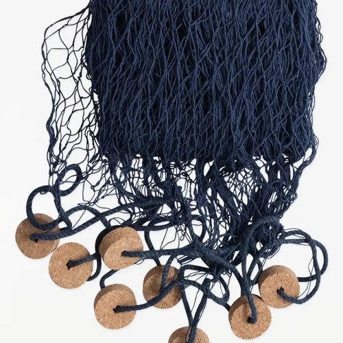 Red de pesca decorativa con corchos