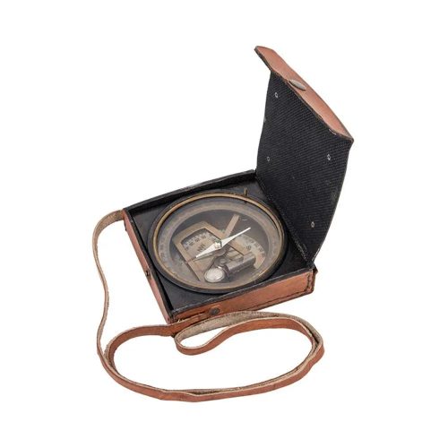 Brújula con estuche de cuero