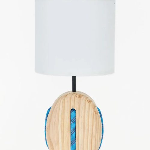 Lámpara de madera y cuerda