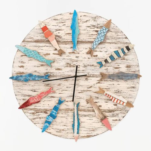 Reloj de madera envejecida peces