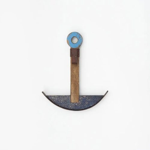 Perchero ancla de metal y madera