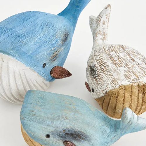 Ballena de madera y metal