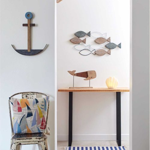 Ancla de metal y madera