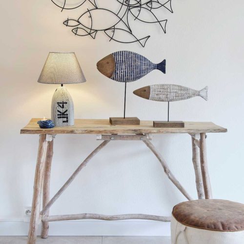 Pez azul de madera con base