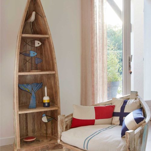 Pájaro de metal y madera