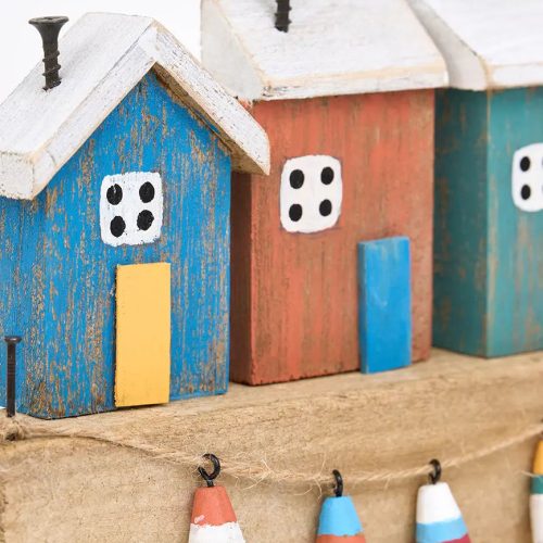 Puerto con cabañas de pescador