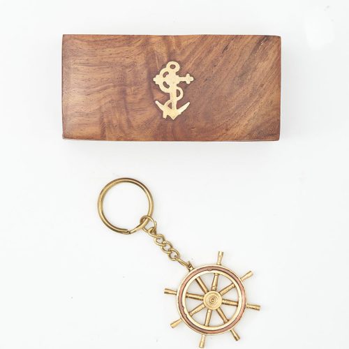 Caja con llavero timon