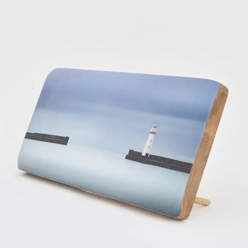 Foto sobre taco de madera puerto