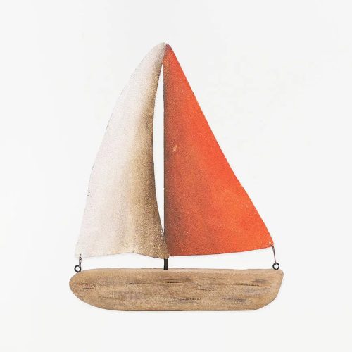 Velero de madera y metal