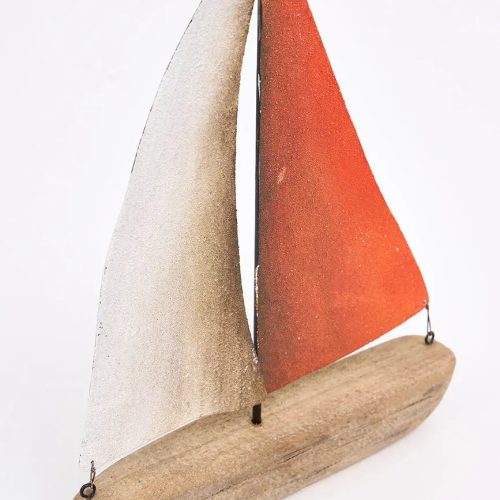 Velero de madera y metal