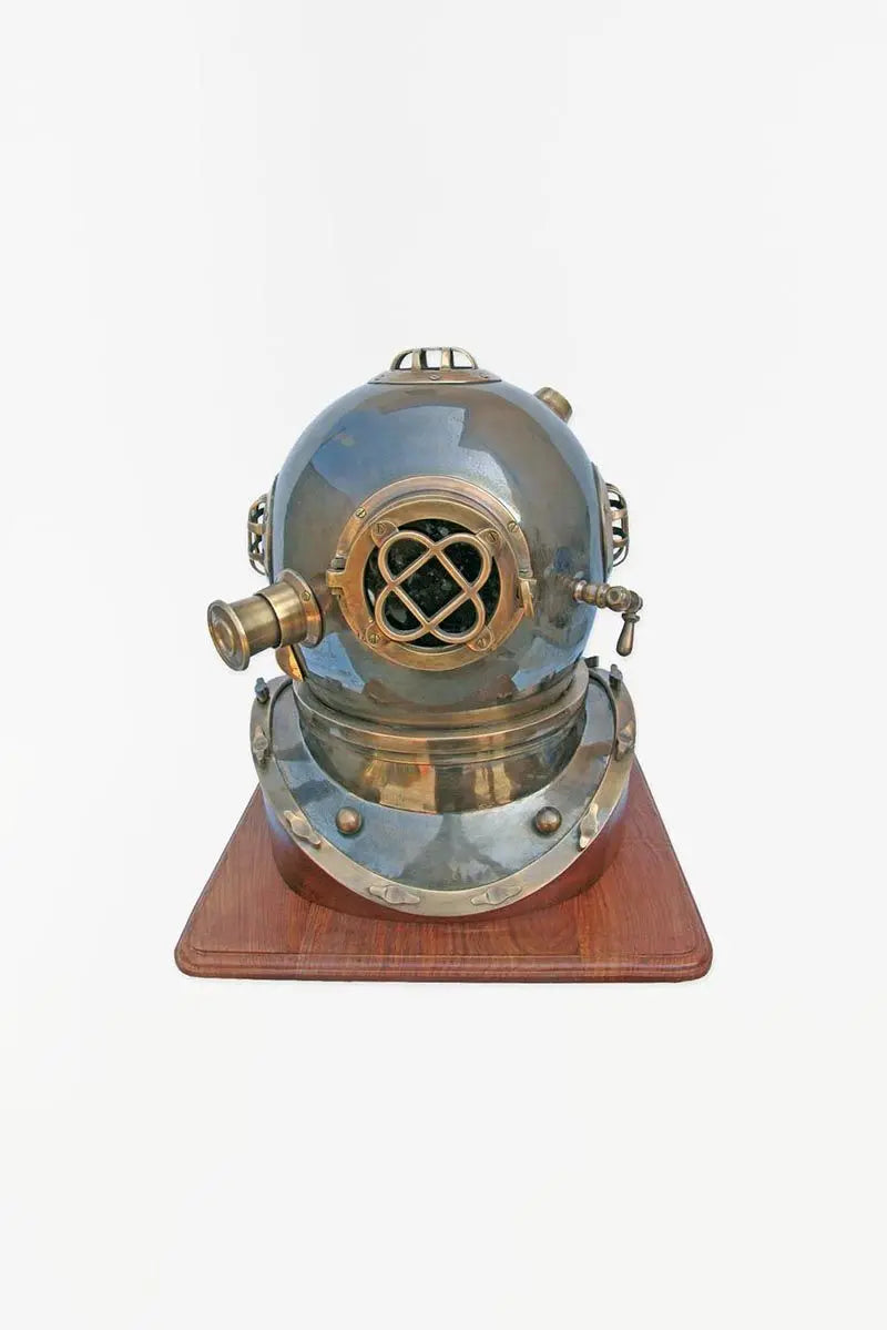 Cabeza buzo envej. con base - Imagen 2